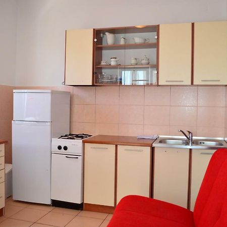 Apartmani Macak II Novalja Ngoại thất bức ảnh