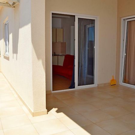 Apartmani Macak II Novalja Ngoại thất bức ảnh