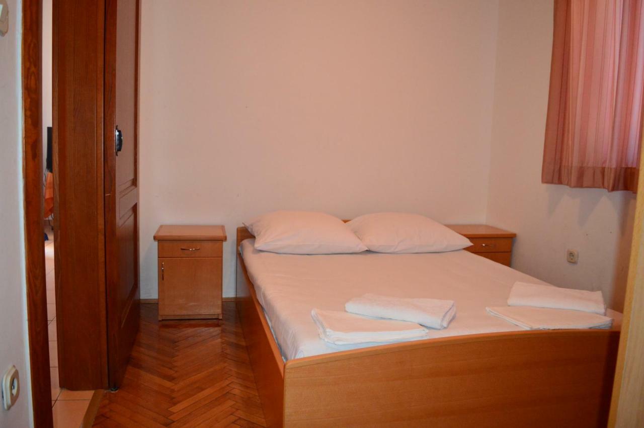Apartmani Macak II Novalja Ngoại thất bức ảnh