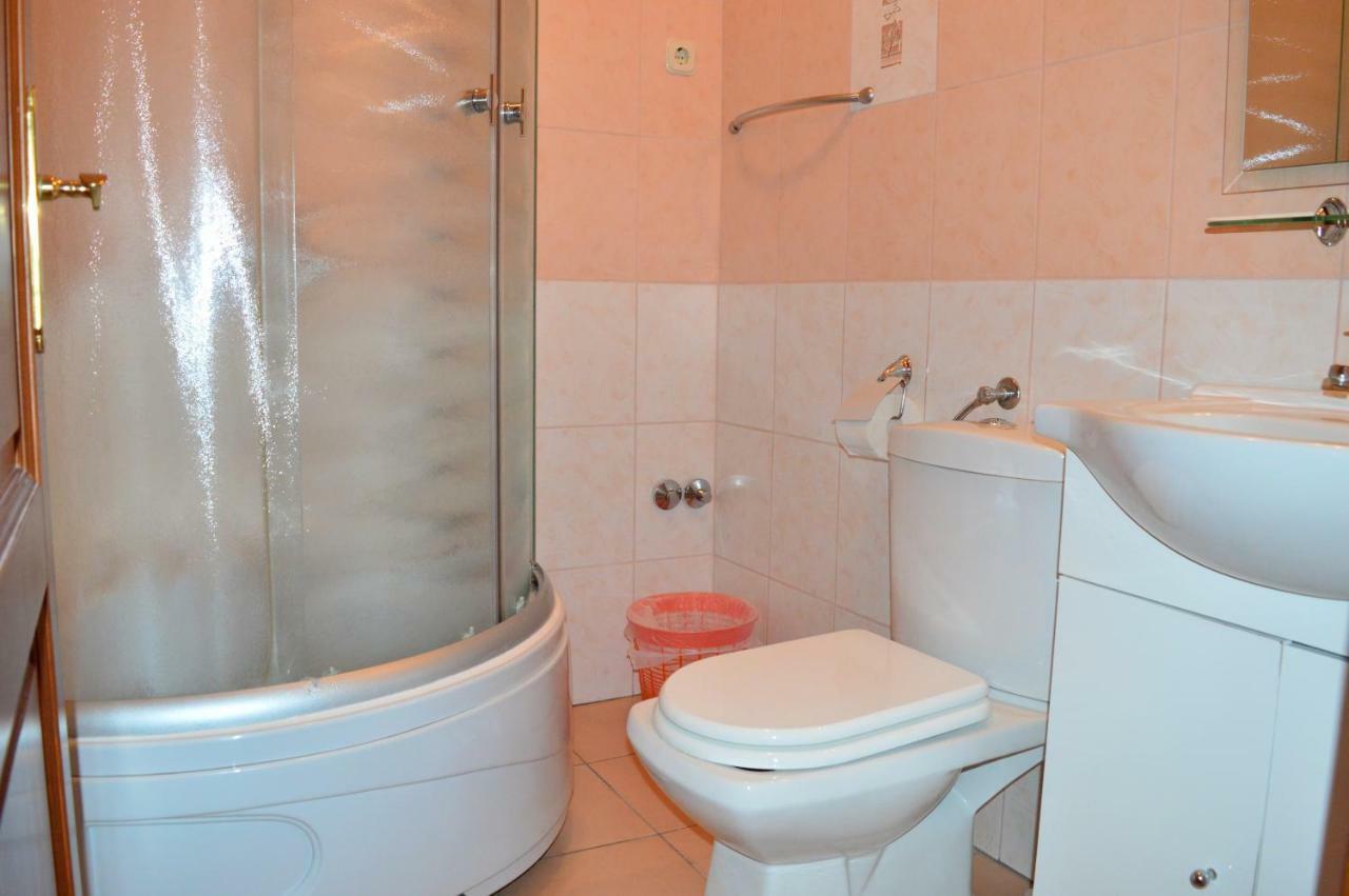 Apartmani Macak II Novalja Ngoại thất bức ảnh