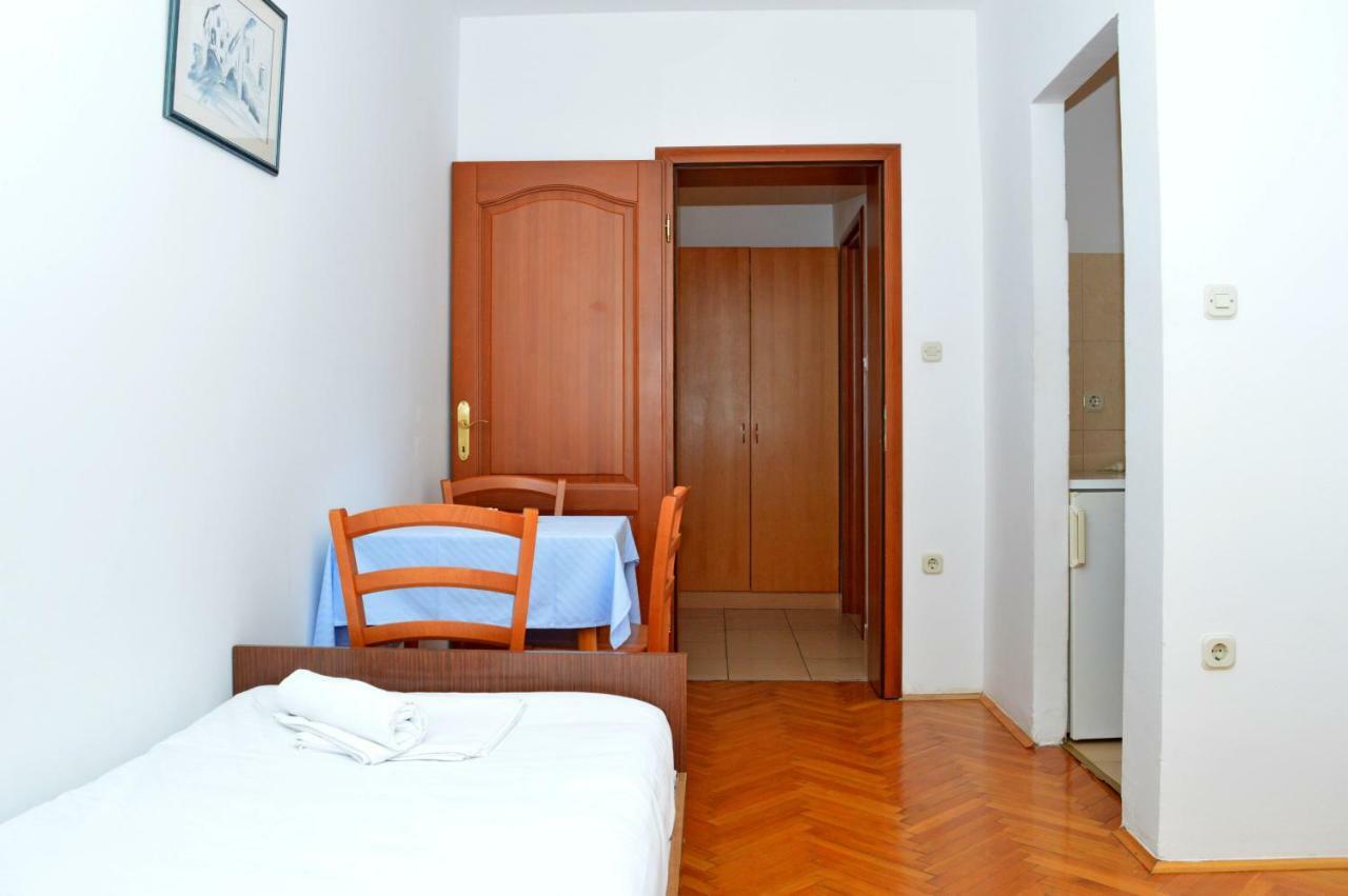 Apartmani Macak II Novalja Ngoại thất bức ảnh