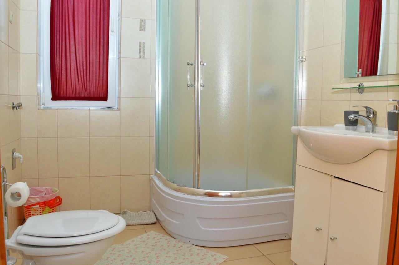 Apartmani Macak II Novalja Ngoại thất bức ảnh