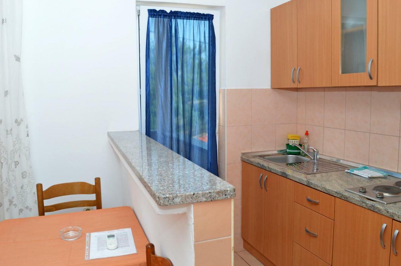 Apartmani Macak II Novalja Ngoại thất bức ảnh