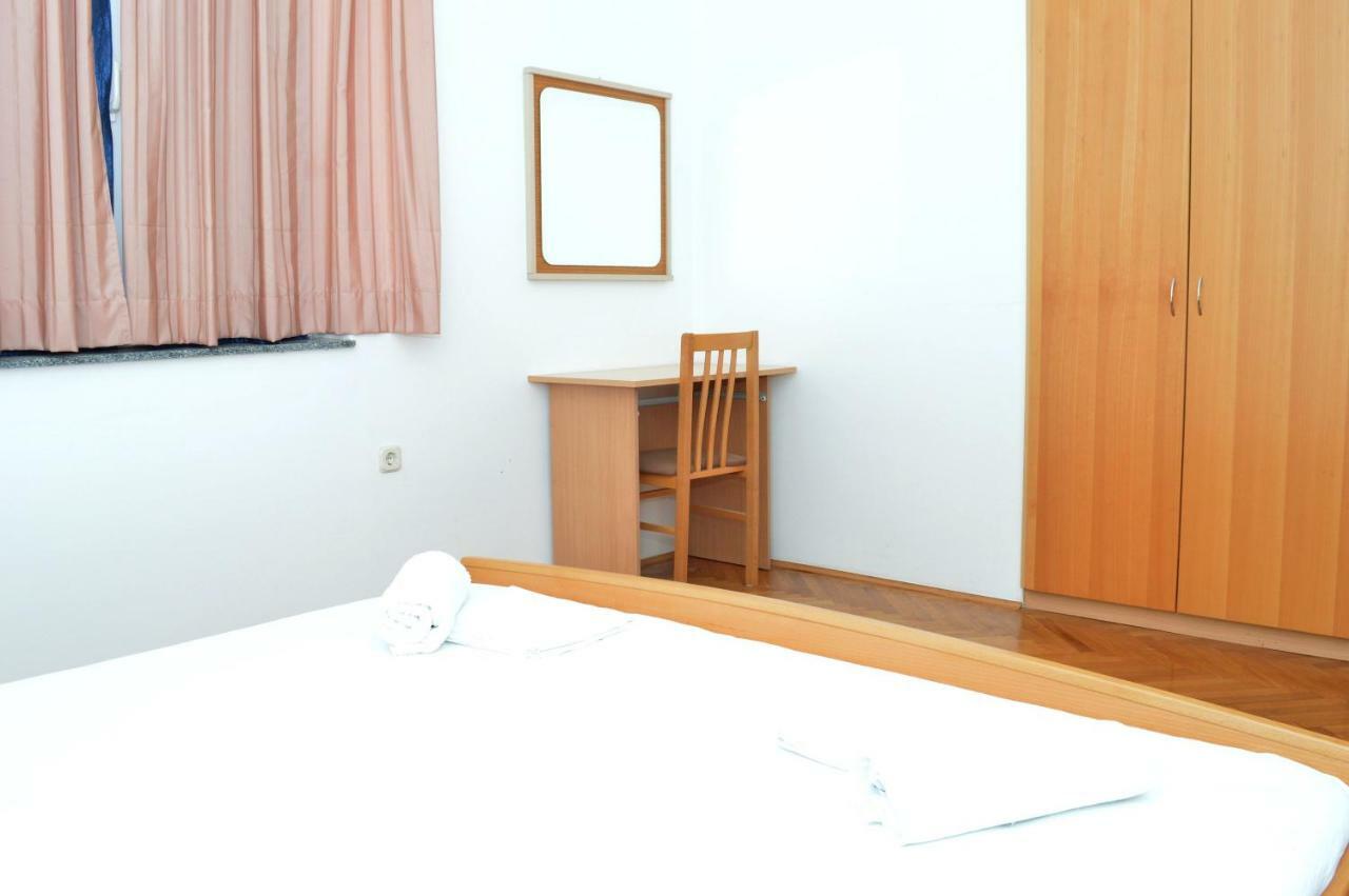 Apartmani Macak II Novalja Ngoại thất bức ảnh